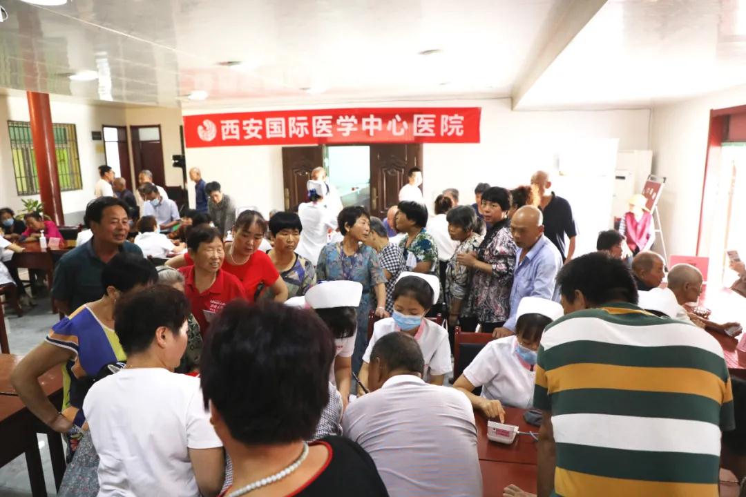 “施天使之愛，佑百姓健康”系列公益義診——走進綠地社區(qū)