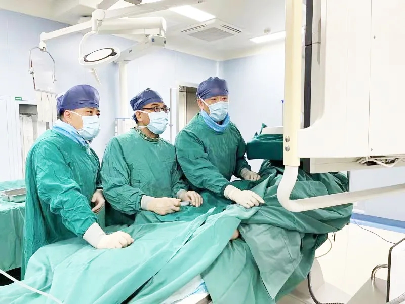 胸悶、腹脹、乏力……患者突發(fā)布加綜合征 介入治療把命救