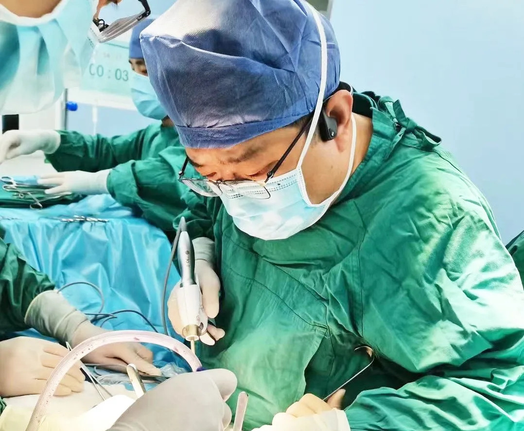 生命接力——胸外科成功施術救治八旬老人！