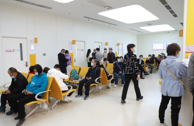 專家提醒：暴飲暴食容易誘發(fā)急性胰腺炎等疾?。?>
				             </a>
                <div   id=