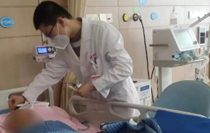 危急重癥、“大白肺” 90%以上恢復(fù)良好，他們?nèi)绾巫龅降模?>
				             </a>
                <div   id=