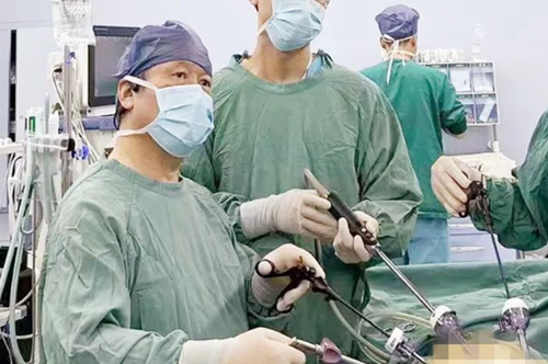 68cm橡膠水管吞入腹中！我院普外科腹腔鏡微創(chuàng)手術緊急施救！