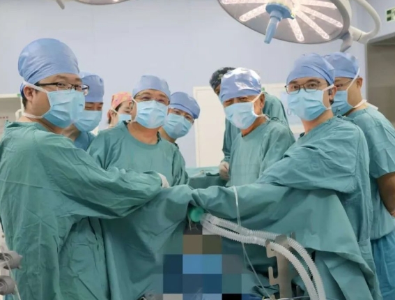 難度五顆星！不插管手術擊潰“封喉”腫瘤